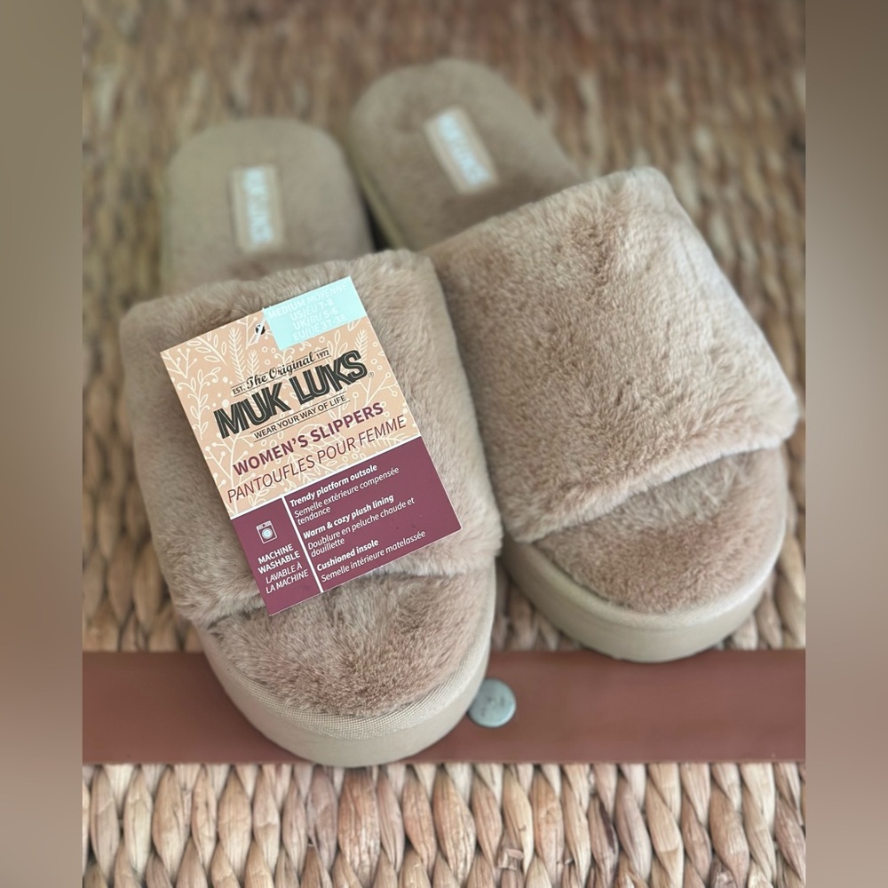 NEW MUKLUK Furry Slippers Irish Cream Kirstey Slide Slipper M